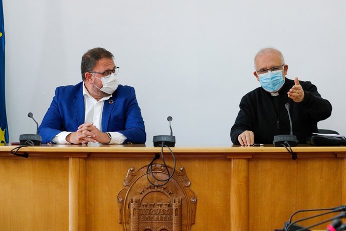 Ell alcalde y el rector de Santa Eulalia