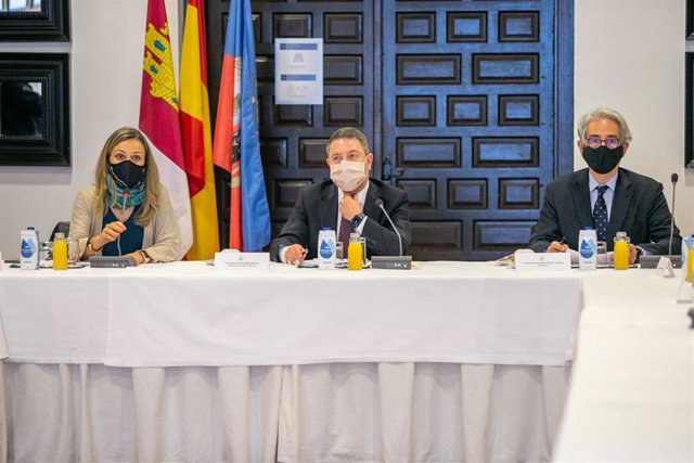El presidente de Castilla-La Mancha, Emiliano García-Page, asiste a la reunión del Consejo Rector para la candidatura de Sigüenza como Ciudad Patrimonio de la Humanidad por la UNESCO