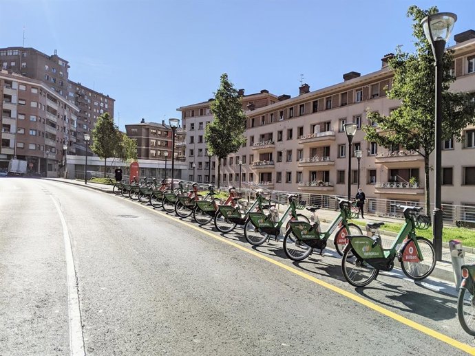 Nuevo punto de préstamo de bicicletas en la calle Artatzamina de Bilbao