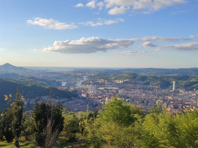 Vista de Bilbao desde el monte Arnotegi