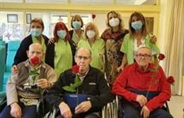 La Diputación de Barcelona regala rosas a los usuarios de los servicios Respir