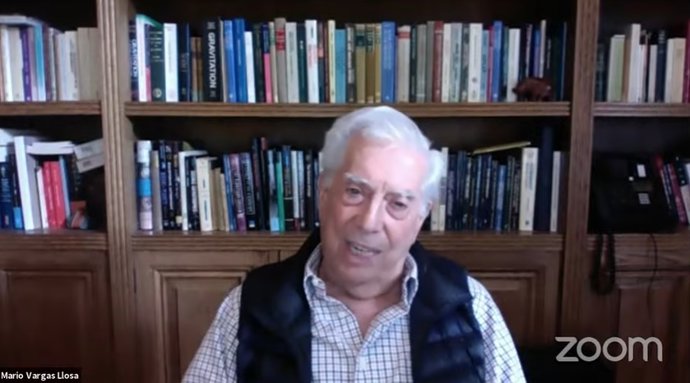 El Premio Nobel de Literatura, Mario Vargas Llosa, en un encuentro telemático organizado por Cs con motivo de la Diada de Sant Jordi 2021.