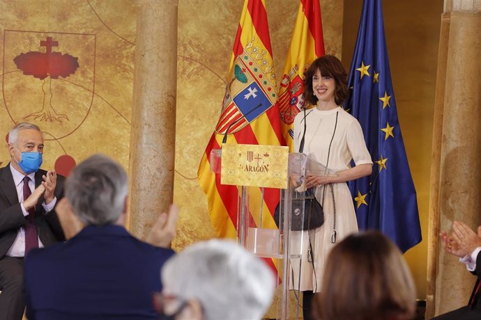 La escritora Irene Vallejo ha recibido el Premio Aragón 2021