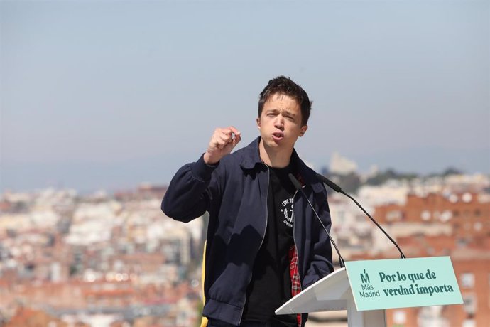 El líder de Más País, Íñigo Errejón, durante el acto de inicio de campaña de Más Madrid para las elecciones a la Asamblea de Madrid, a 18 de abril de 2021, en el distrito de Puente de Vallecas, Madrid (España).