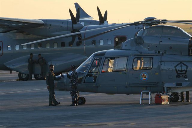 Tareas de búsqueda del submarino desaparecido en Indonesia