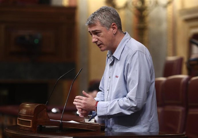 Archivo - El diputado de Bildu, Oskar Matute, en una imagen de archivo en el Congreso
