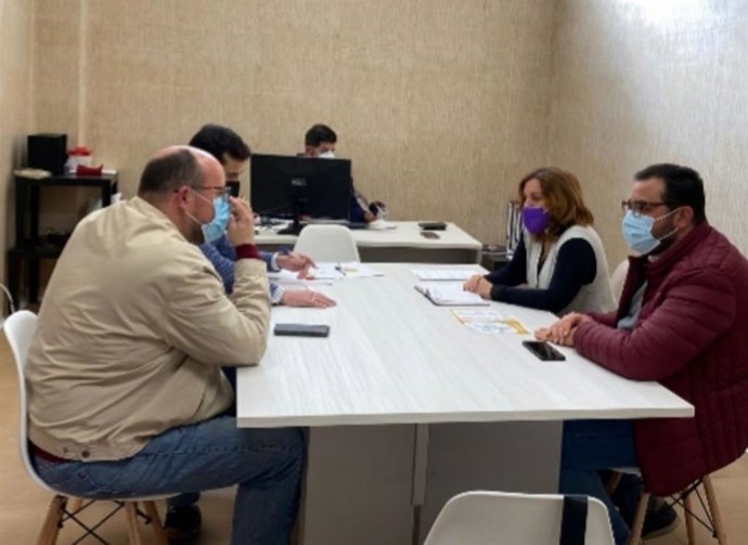 Diputación presenta a la Asociación palmerina 'Entreplazas' las ventajas del sistema arbitral de consumo