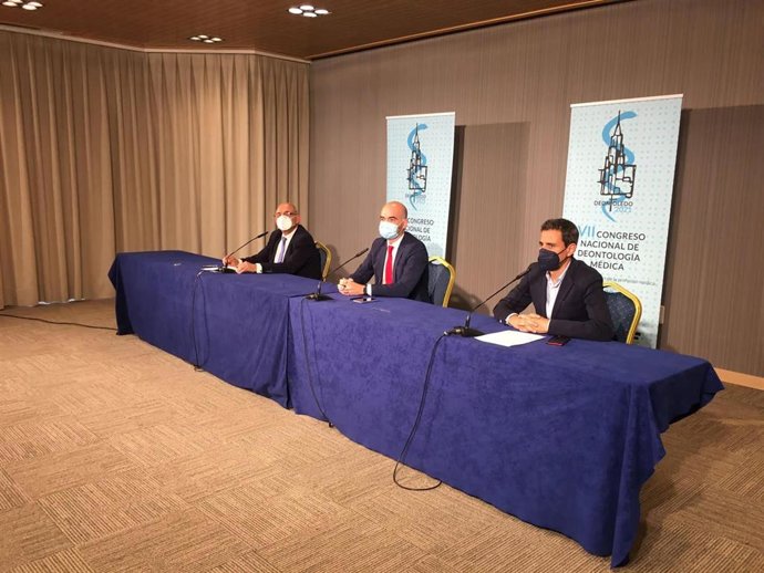 Clausura del VII Congreso de Deontología Médica que ha acogido el Colegio de Médicos de Toledo .