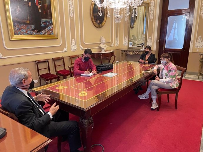 Presentación de una campaña para fomentar la recogida de vidrio en el sector hostelero