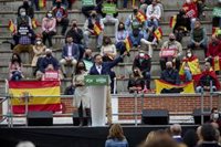 Abascal llama a los indecisos entre PP y Vox a no fiarse de la "veleta azul" de Casado