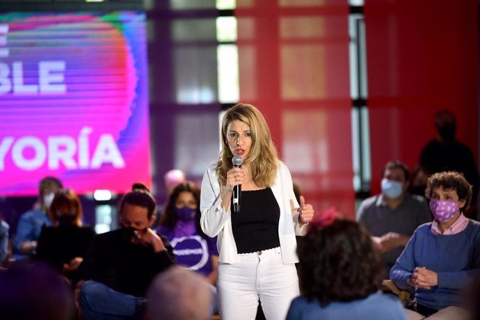 La vicepresidenta tercera, Yolanda Díaz, intervierne en un acto de campaña de Unidas Podemos para los comicios del 4M