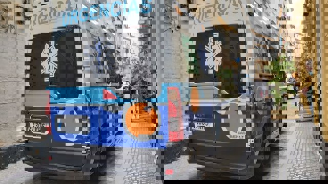 Ambulancia desplazada para atender a la víctima