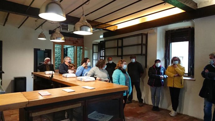 Inauguración con los vecinos de Carreña.