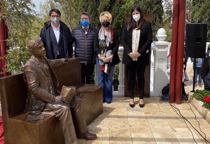 Homenaje en Laujar de Andarax al poeta Villaespesa