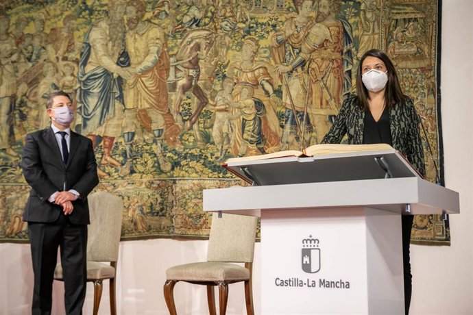 Bárbara García toma posesión como consejera de Bienestar Social.