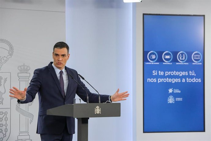 El presidente del Gobierno, Pedro Sánchez, interviene en una rueda de prensa tras la reunión del Consejo de Ministros en Moncloa, a 13 de abril de 2021, en Madrid (España). 