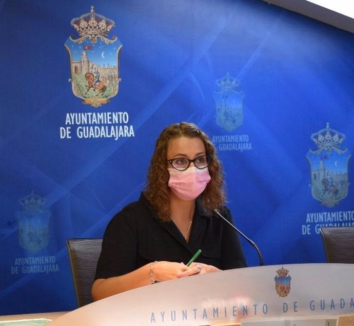 Archivo - La edil de Igualdad, Sara Simón, en rueda de prensa. Imagen de archivo.