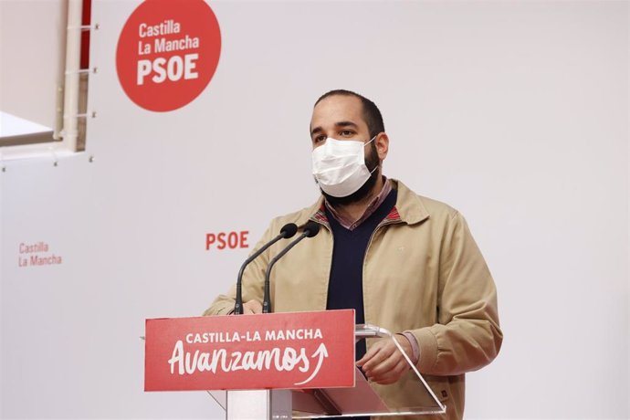 El diputadao del PSOE Miguel González en rueda de prensa.