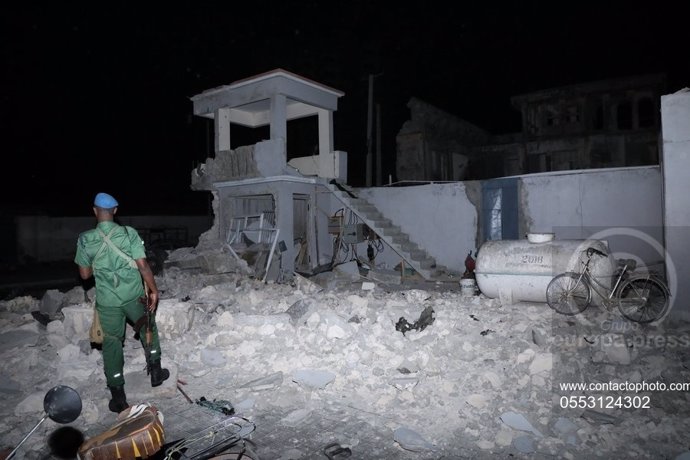 Archivo - Imagen del lugar en que se produjo el atentado del hotel Elite en Mogadiscio.