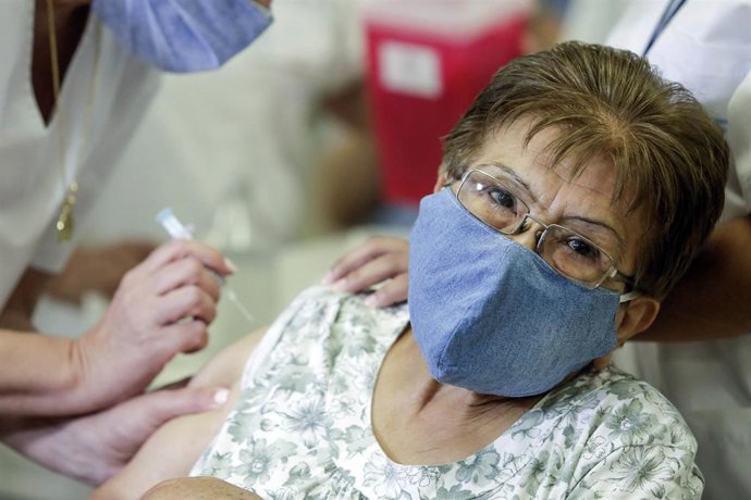 Archivo - Vacuna contra el coronavirus en Argentina