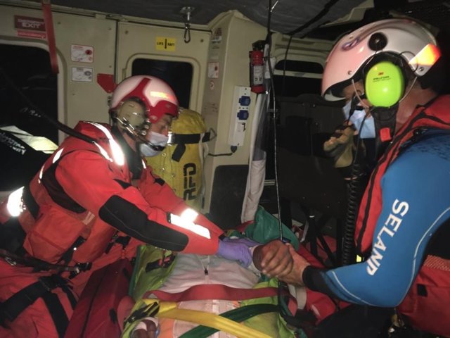 El herido rescatado por el helicóptero