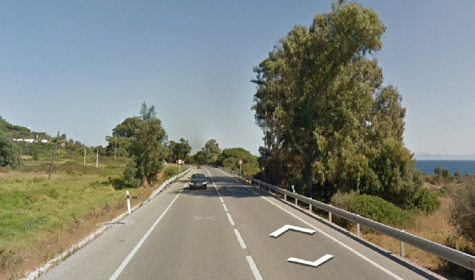 Punto de la N-340 donde tuvo lugar el accidente a su paso por Tarifa (Cádiz)