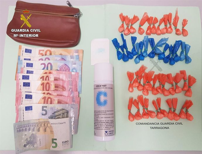 Imagen del material aprehendido en el interior del bar en Santa Brbara (Tarragona)