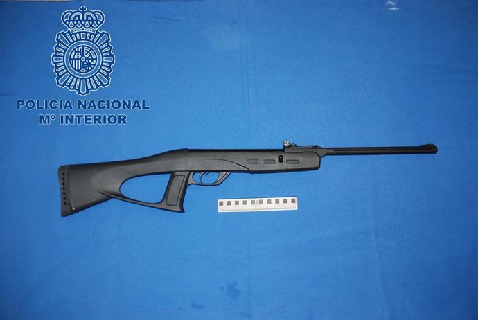 Escopeta de balines con la que disparó el joven