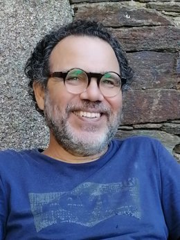 El matemático Ernesto Estrada se encuentran entre los científicos más citados e influyentes del mundo. Es investigador de la Fundación ARAID y desarrolla su labor en el Instituto Universitario de Investigación de Matemáticas.