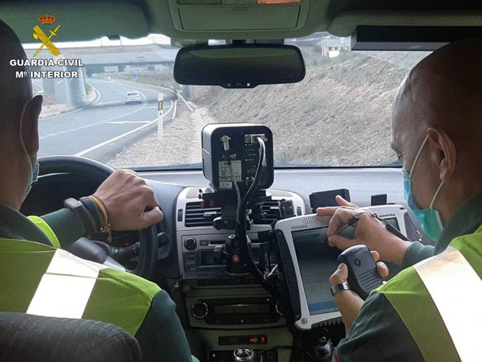 La Guardia Civil investiga a un conductor que circulaba a 171 kilómetros por hora entre Alicante y San Vicente