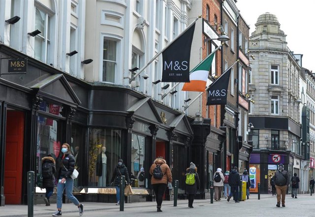 Grafton St, en el centro de Dublín, Irlanda