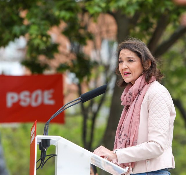 La ministra de Industria, Comercio y Turismo, Reyes Maroto, durante un acto electoral del PSOE