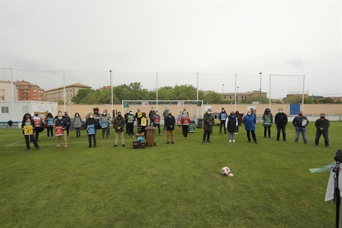 El Consejero Ciriza; El Alcalde De Tafalla, Jesús Arrizubieta; El Director General De Administración Local Y Despoblación, Jesús M Rodríguez; El Gerente De NILSA, Fernando Mendoza; Y Representantes De Las Diferentes Mancomunidades De Residuos De Navarra