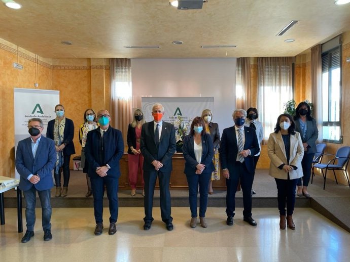 La Junta destina 1,7 millones a municipios de Granada para atender a familias con menores en riesgo de exclusión.