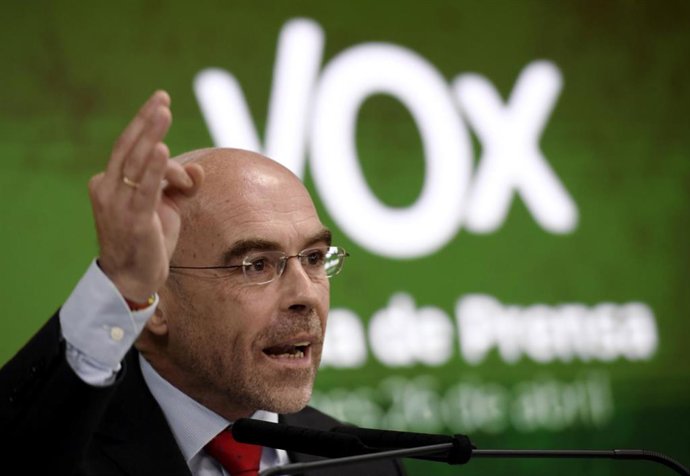El vicepresidente primero de Acción Política y eurodiputado de Vox, Jorge Buxadé, en rueda de prensa