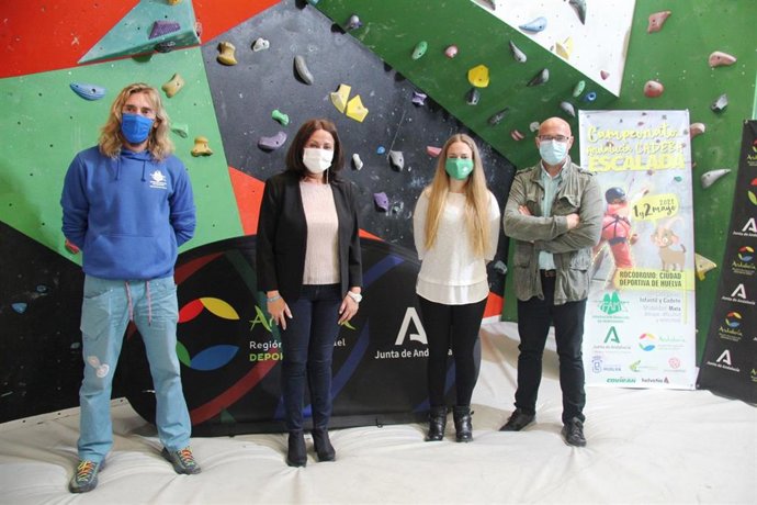 La Ciudad Deportiva acoge el Campeonato de Andalucía de Escalada en Edad Escolar con 70 deportistas