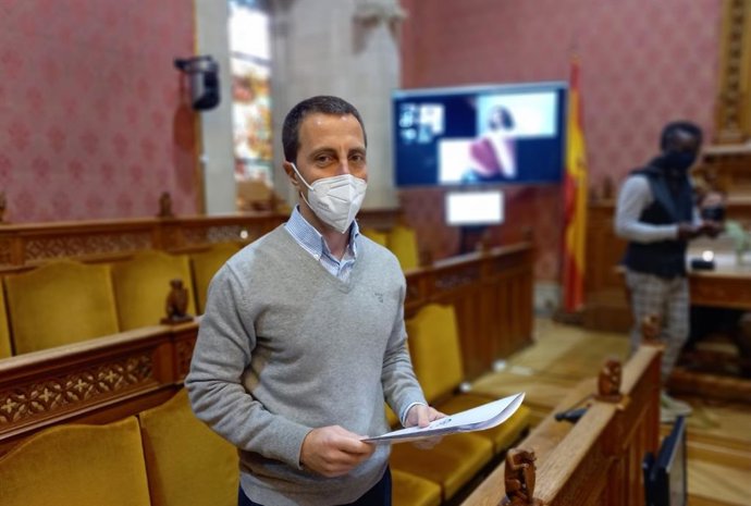 El portavoz del PP en el Consell de Mallorca, Lloren Galmés, en el pleno.