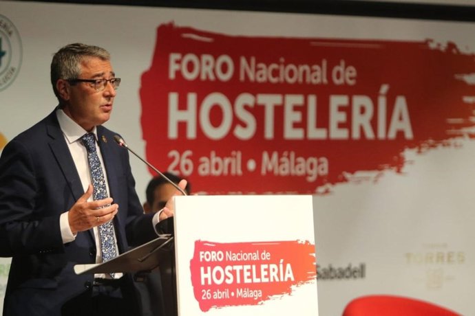 El presidente de la Diputación y de Turismo Costa del Sol, Francisco Salado, en el Foro de Hostelería