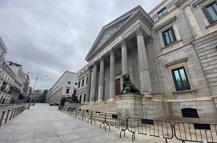 Archivo - Fachada del Congreso de los Diputados 