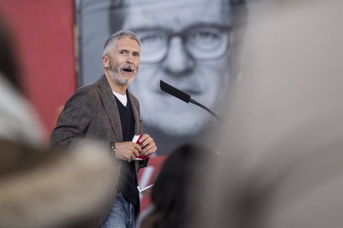 El ministro del Interior, Fernando Grande-Marlaska, interviene durante un acto electoral del PSOE, a 25 de abril de 2021, en Getafe, Madrid (España). El PSOE-M continúa su campaña electoral con este acto, después de que ayer sábado el candidato socialis