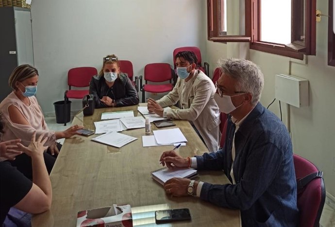 Reunión de Sánchez con concejales de su formación en Alcalá de Guadaíra