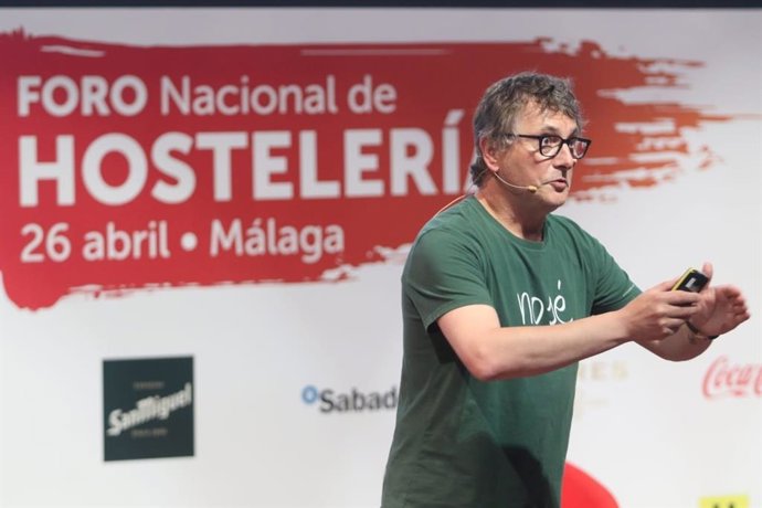 El chef Andoni Aduriz en el I Foro Nacional de Hostelería celebrado en Málaga el 26 de abril de 2021