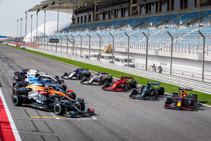 Archivo - The whole F1 cars together on the grid during the Formula 1 Pre-season testing 2020 from March 12 to 14, 2021 on the Bahrain International Circuit, in Sakhir, Bahrain - Photo Florent Gooden / DPPI