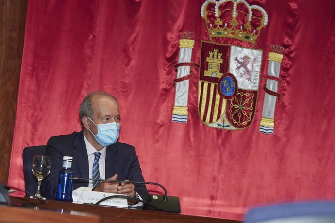 El ministro de Justicia, Juan Carlos Campo, durante una reunión con la Sala de Gobierno del Tribunal Superior de Justicia de Navarra (TSJN).