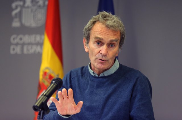 El director del Centro de Alertas y Emergencias Sanitarias (CCAES), Fernando Simón durante la rueda de prensa 