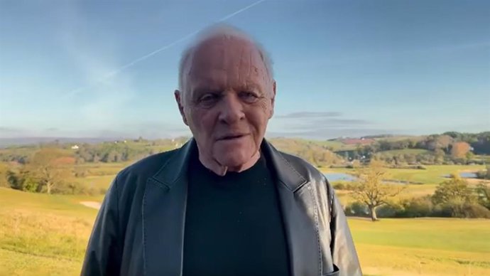 Anthony Hopkins dedica su Oscar a Chadwick Boseman: "Nos lo quitaron demasiado pronto"