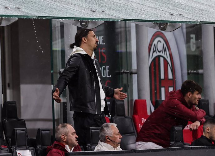 21 April 2021, Italy, Milan: AC Milan's Zlatan Ibrahimovic reacts in the stands during the Italian Serie A soccer match between AC Milan and US Sassuolo Calcio at San Siro Stadium. Photo: Fabrizio Carabelli/LPS via ZUMA Wire/dpa