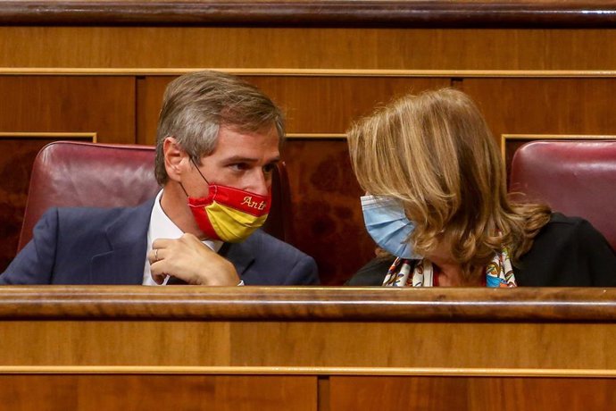 Archivo - Los vicesecretarios de Politica Territorial y Sectorial del PP, Antonio González Terol y Elvira Rodríguez, en una sesión plenaria en el Congreso de los Diputados. En Madrid (España), a 20 de octubre de 2020. 