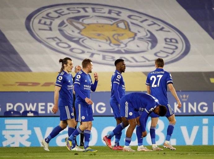 26 April 2021, United Kingdom, Leicester: Leicester City's Kelechi Iheanacho (C) celebrates scoring his side's second goal with teammates during the English Premier League soccer match between Leicester City and Crystal Palace at the King Power Stadium.