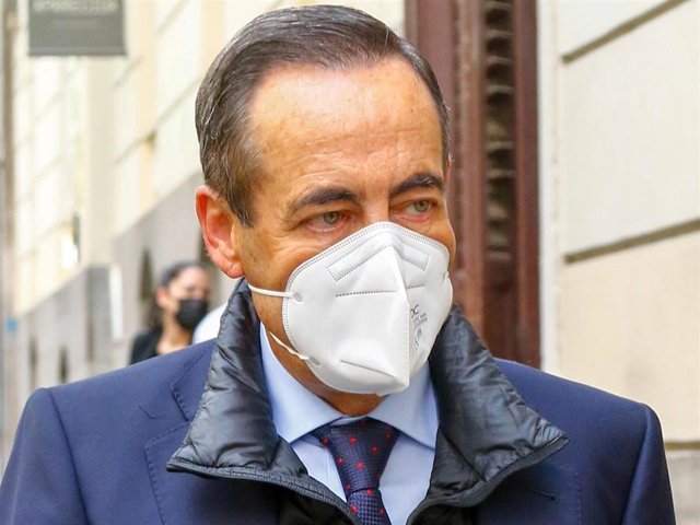 José Bono, muy discreto con la relación de su hijo José y Aitor Gómez